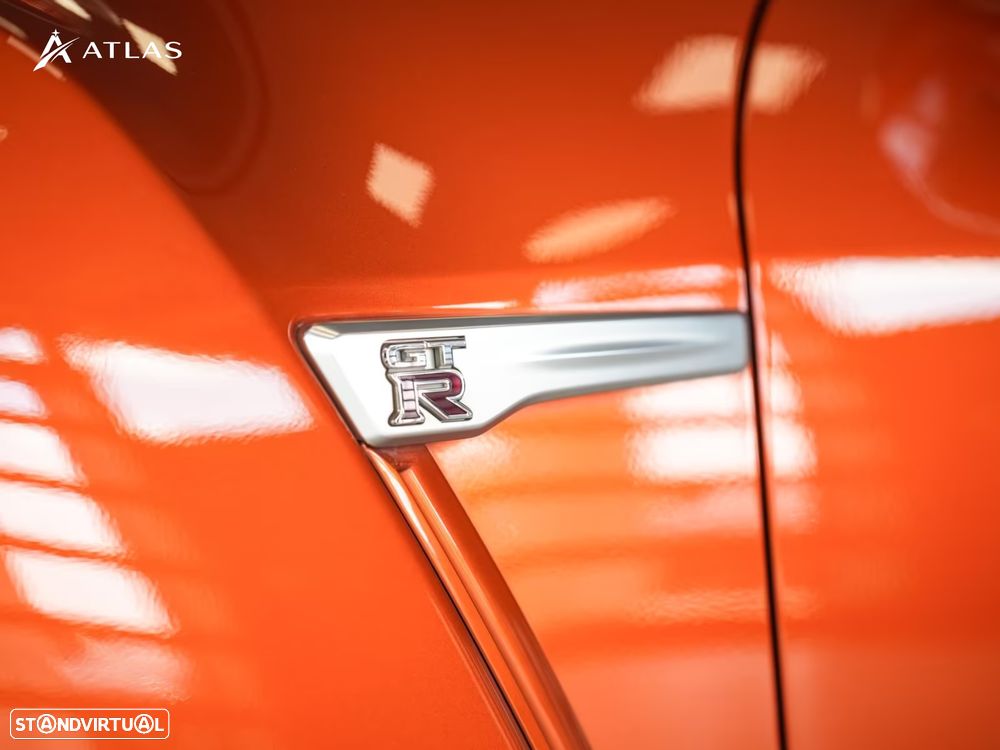 Nissan GT-R Prestige Edition - 12