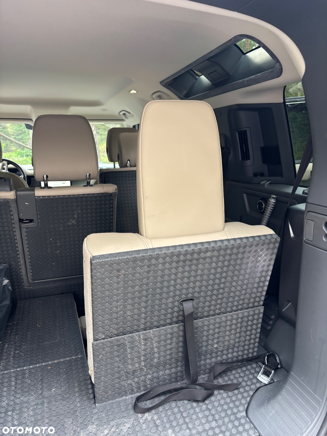 Land Rover Defender 110 2.0 D240 S - 19