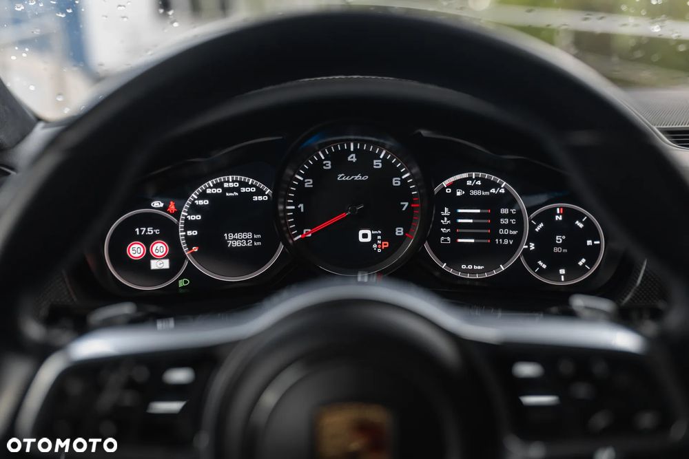 Porsche Panamera Turbo - 23