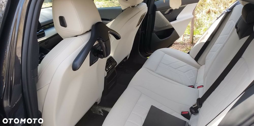 BMW Seria 5 520i mHEV - 9