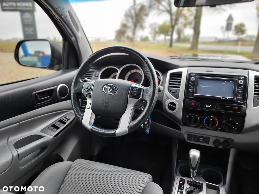 Toyota Tacoma - 11