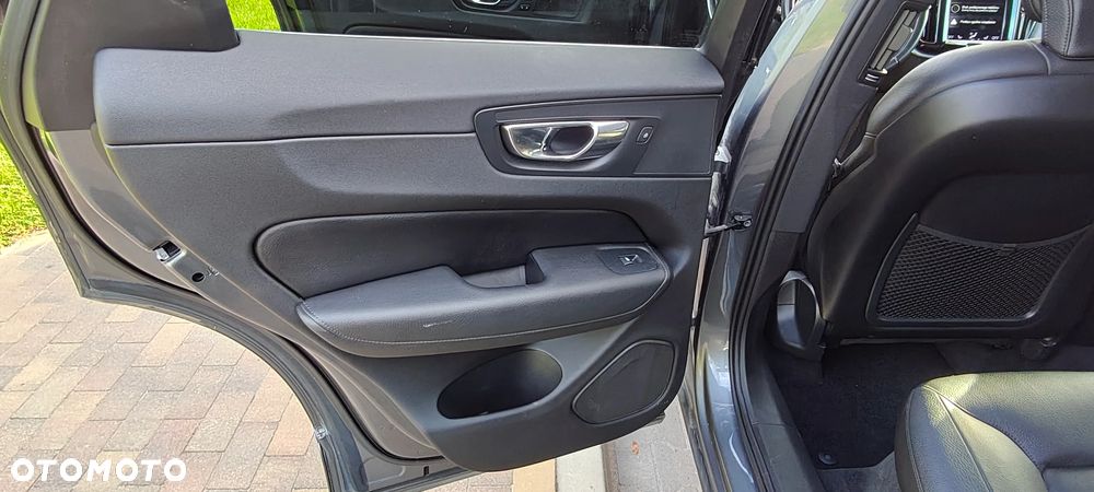 Volvo XC 60 - 8