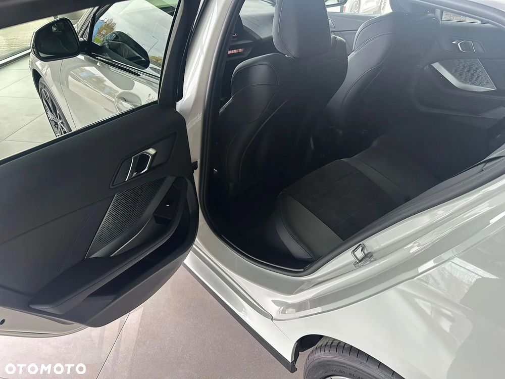 BMW Seria 1 123 mHEV xDrive - 19
