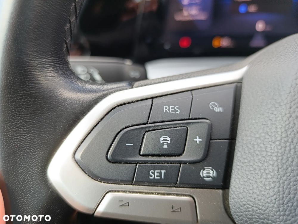Volkswagen Golf 1.5 TSI EVO Life - 23