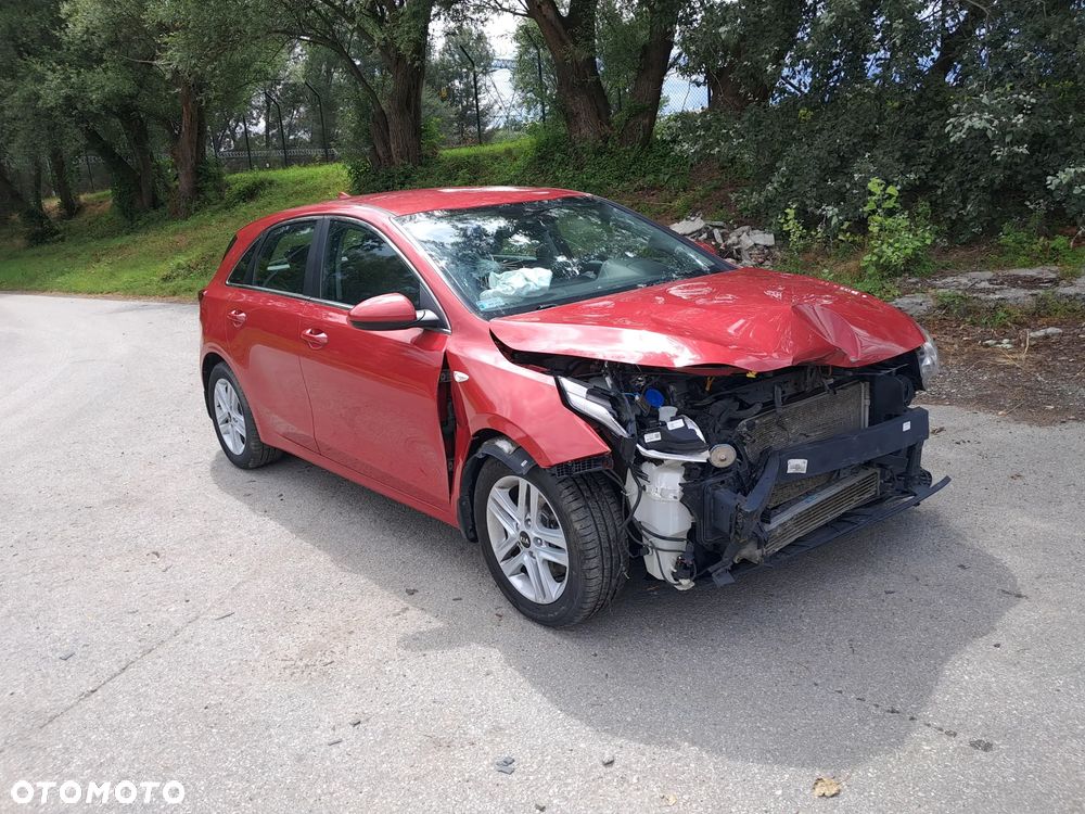 Kia Ceed - 13