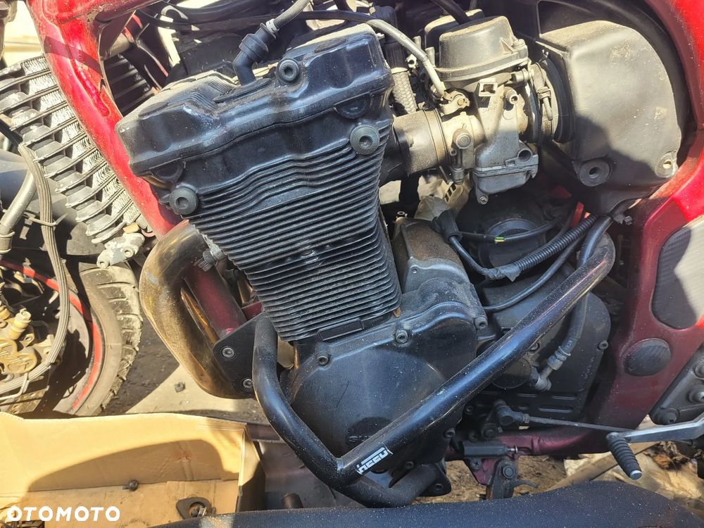 Silnik Suzuki GSF 1200 Pojemność: 1157 Moc: 72kW Rok: 1996 Benzyna - 3