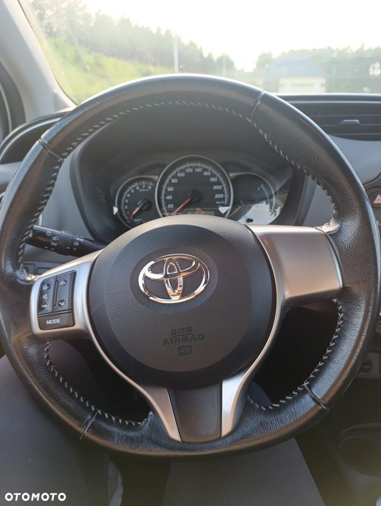 Toyota Yaris 1.0 Active EU6 - 13