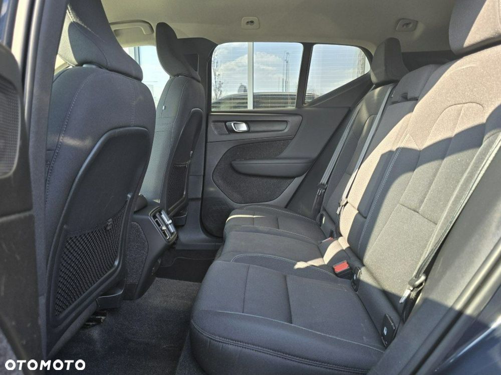 Volvo XC 40 T3 Geartronic Momentum Pro - 10