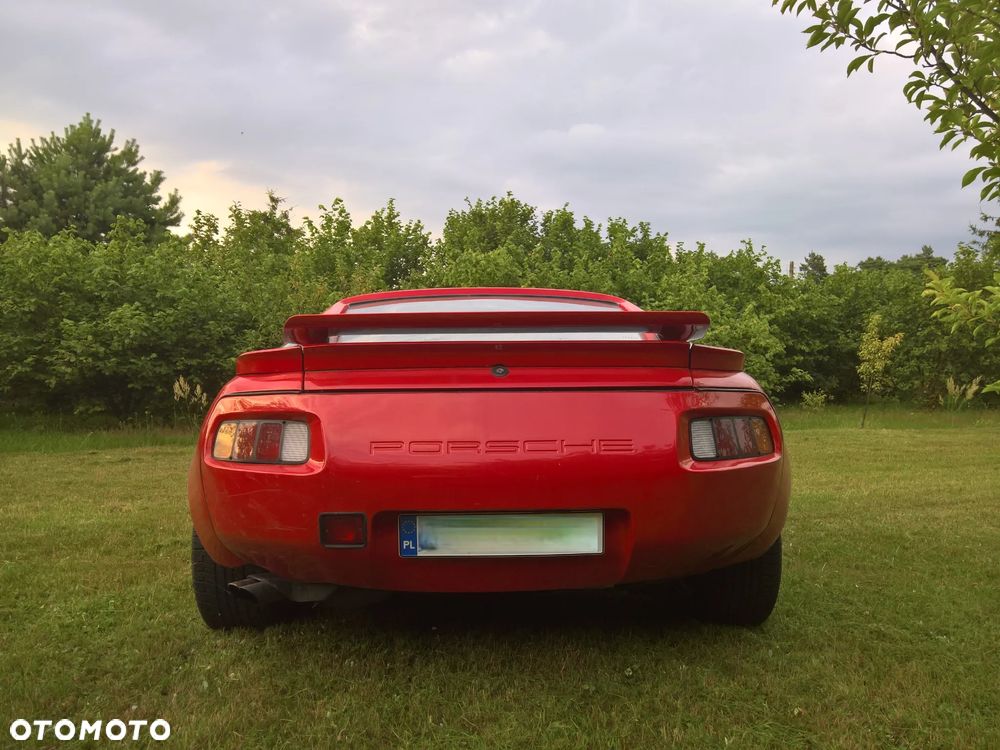 Porsche 928 - 14