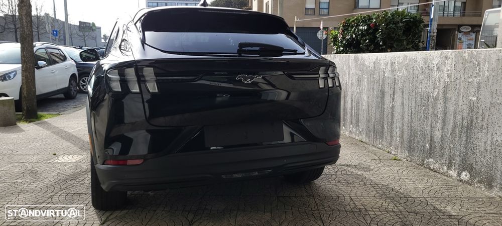 Ford Mustang Mach-E Alargada - 5