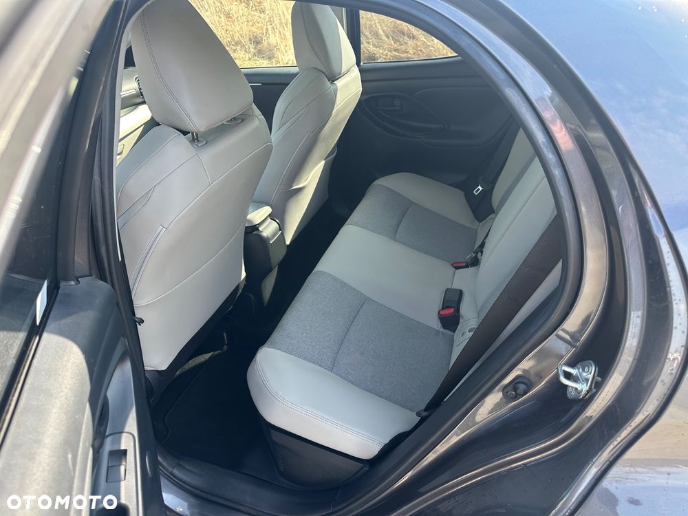 Toyota Yaris Hybrid 1.5 Selection Elegant - 19