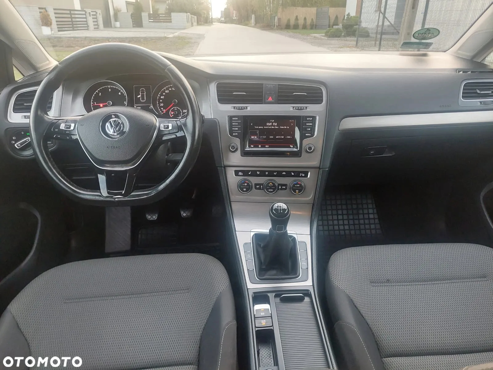 Volkswagen Golf VII 1.6 TDI BMT Comfortline - 11
