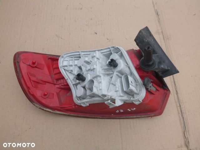 LAMPA PRAWY TYŁ PRAWA TYLNA AUDI A3 8P 5D - 4