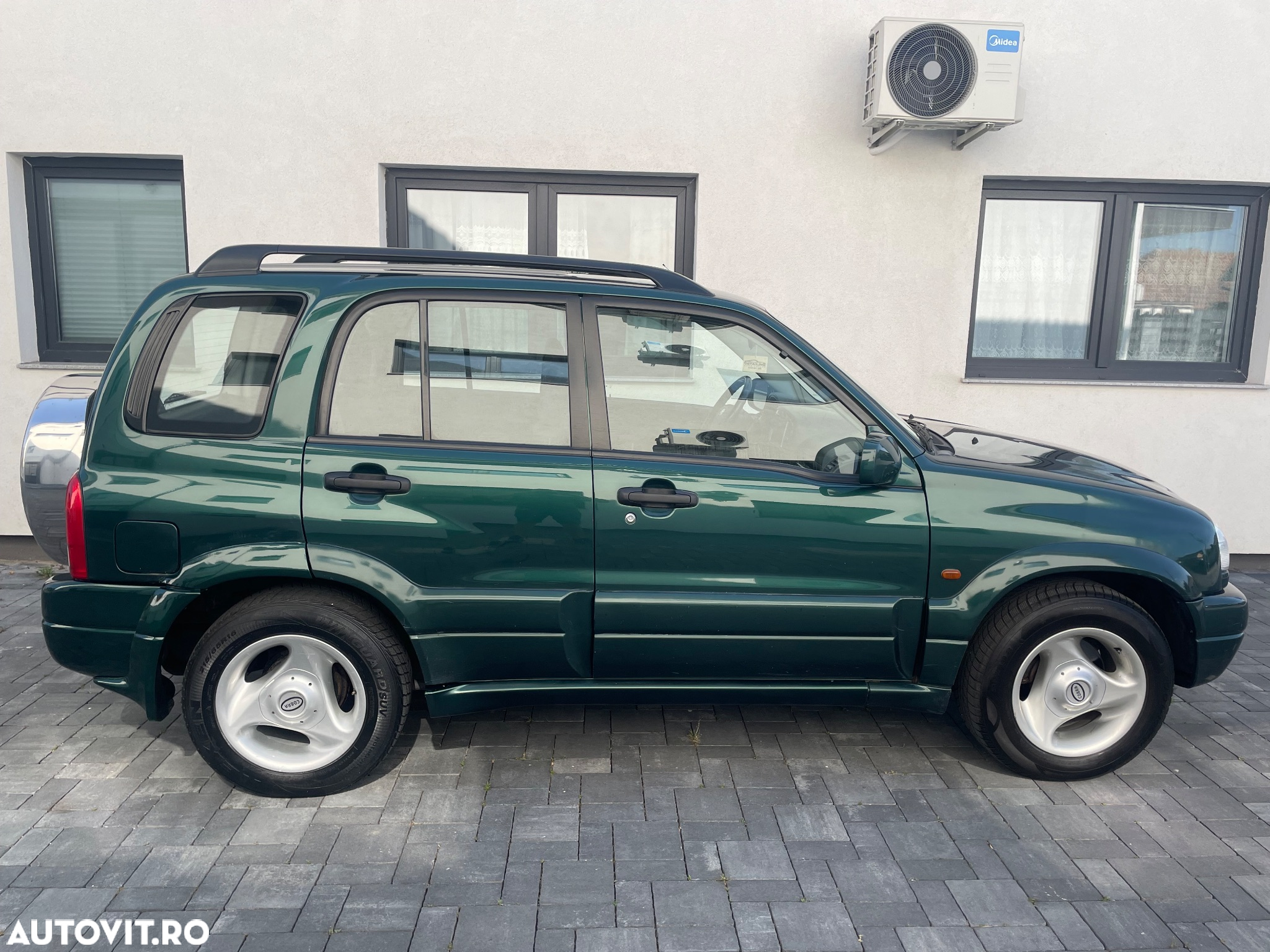 Suzuki Grand Vitara 2.0 Comfort - 10
