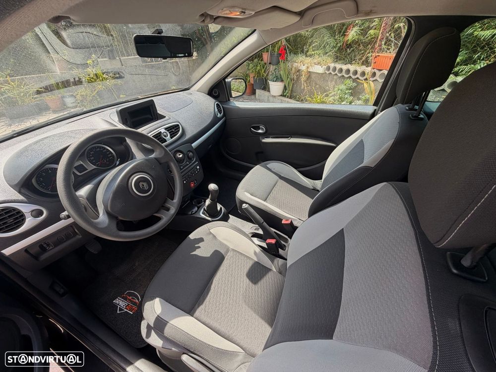 Renault Clio - 21