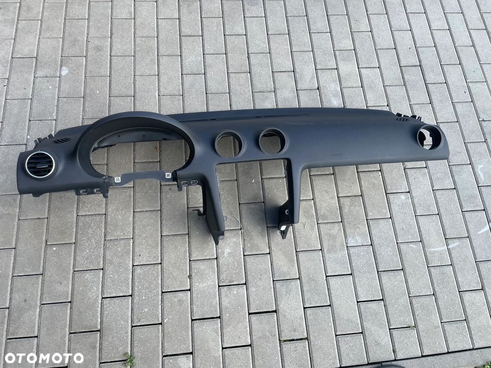DESKA ROZDZIELCZA KOKPIT AUDI A3 8P 3D 5D