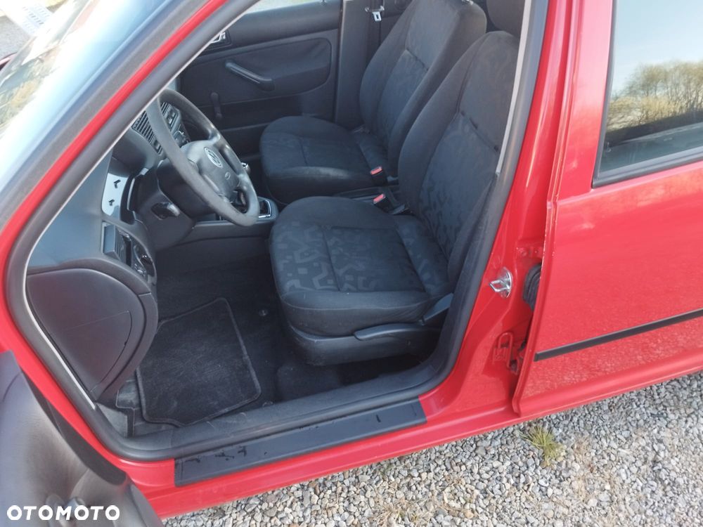 Volkswagen Golf - 24