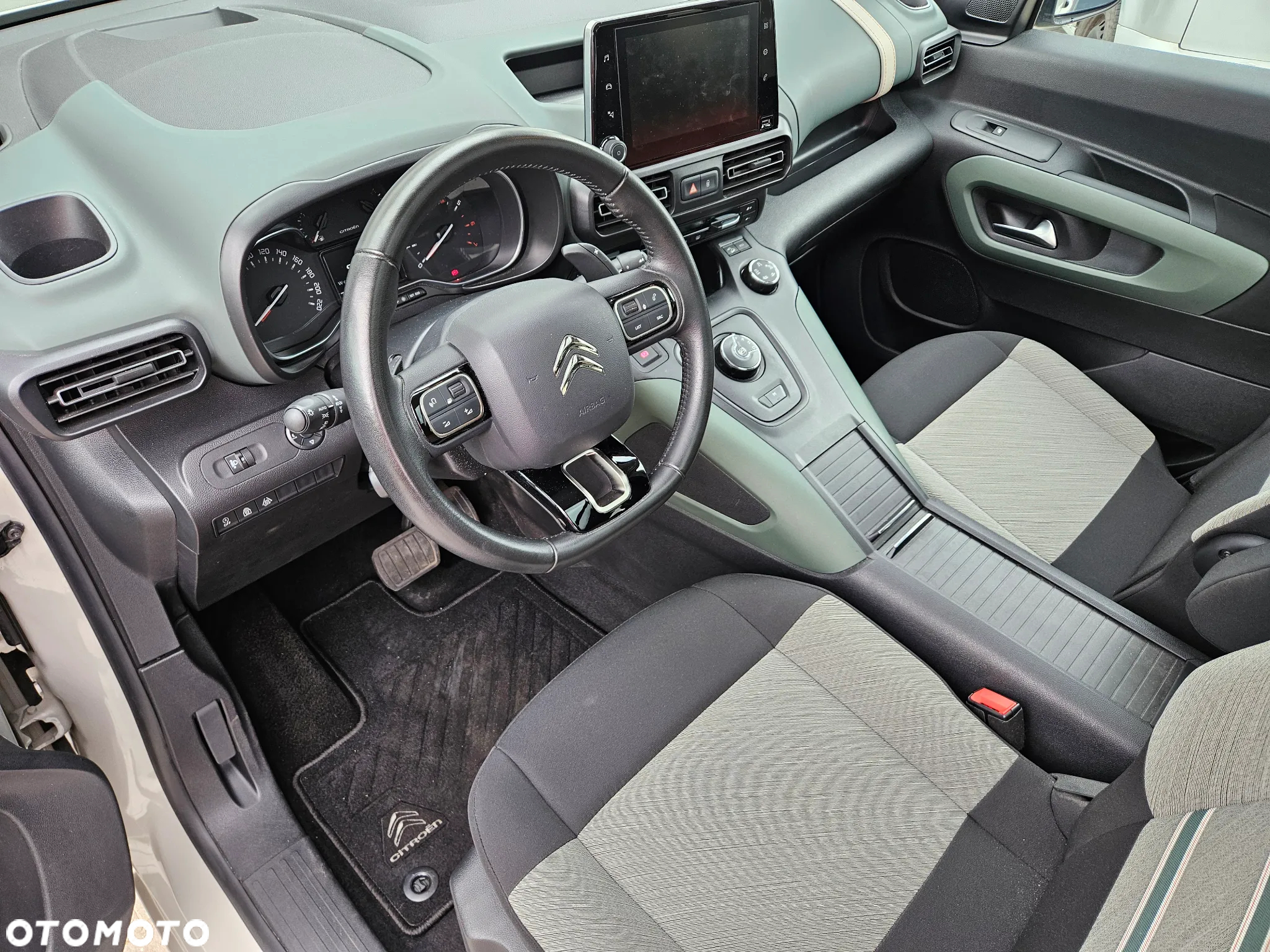 Citroën Berlingo M PureTech 130 EAT8 SHINE - 18