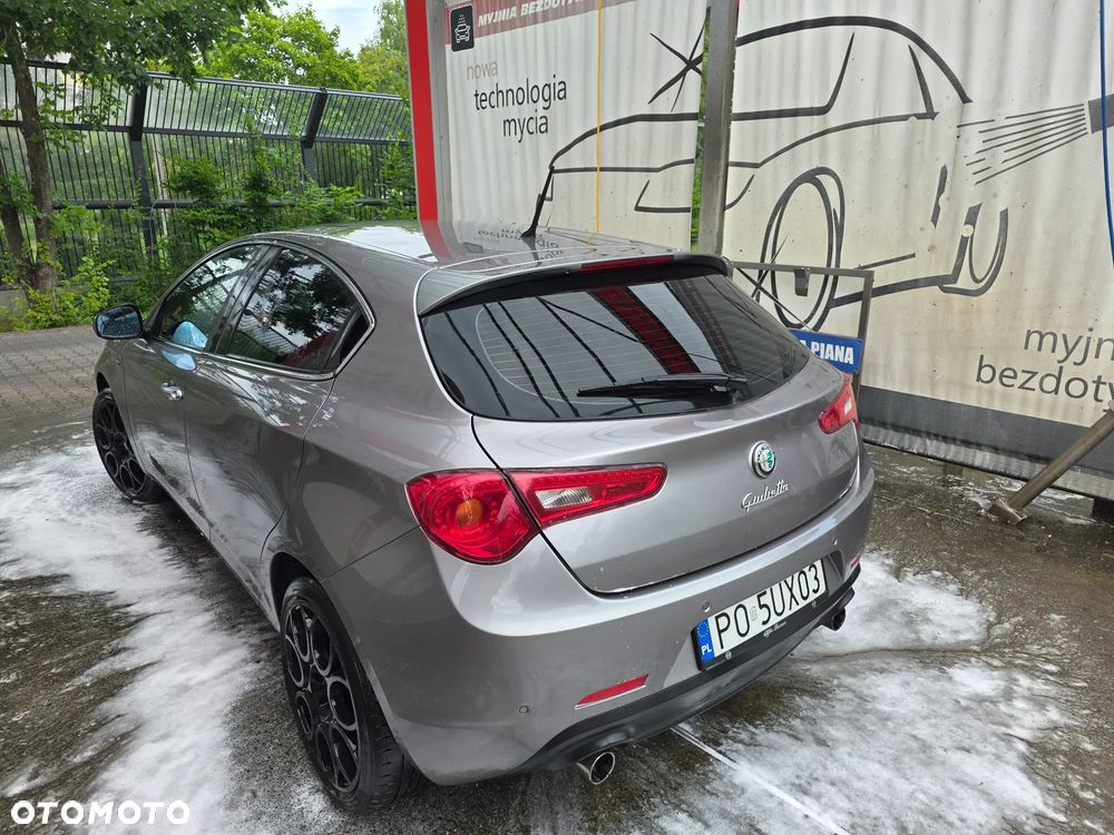 Alfa Romeo Giulietta 2.0 JTDM Distinctive - 10