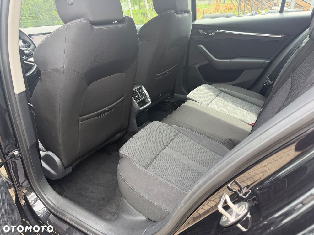 Skoda Octavia 2.0 TDI DSG Style - 11