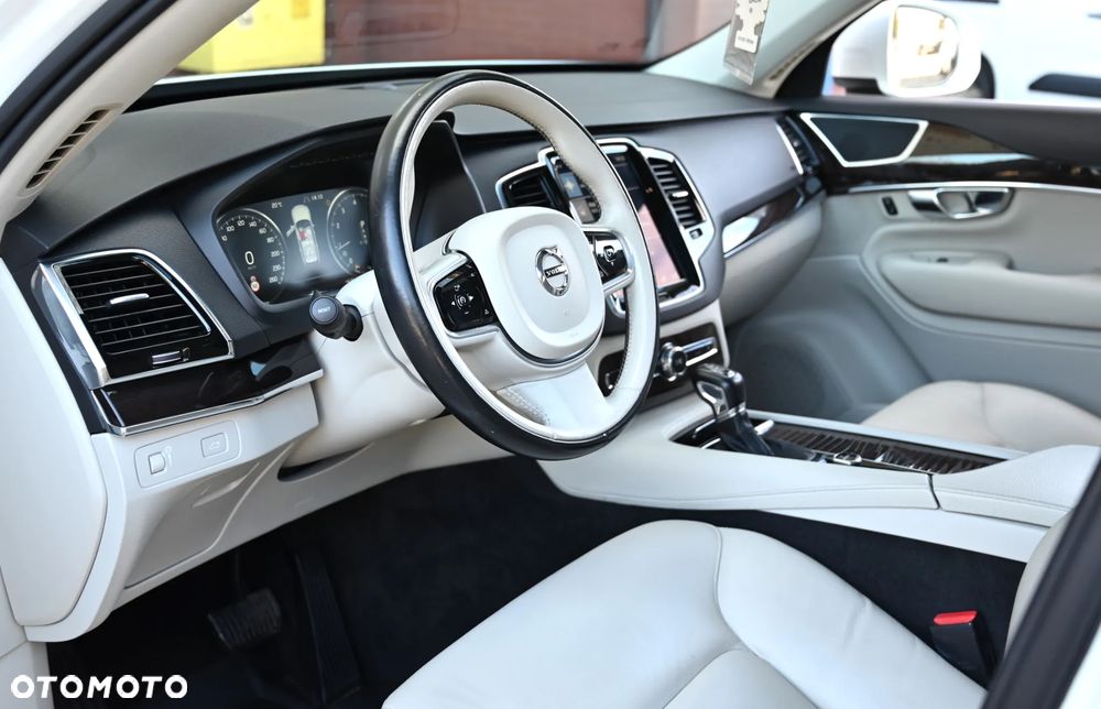Volvo XC 90 - 18