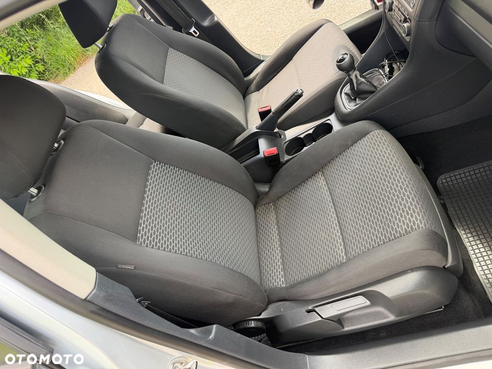 Volkswagen Golf 1.6 TDI BlueMotion Technology Comfortline - 23