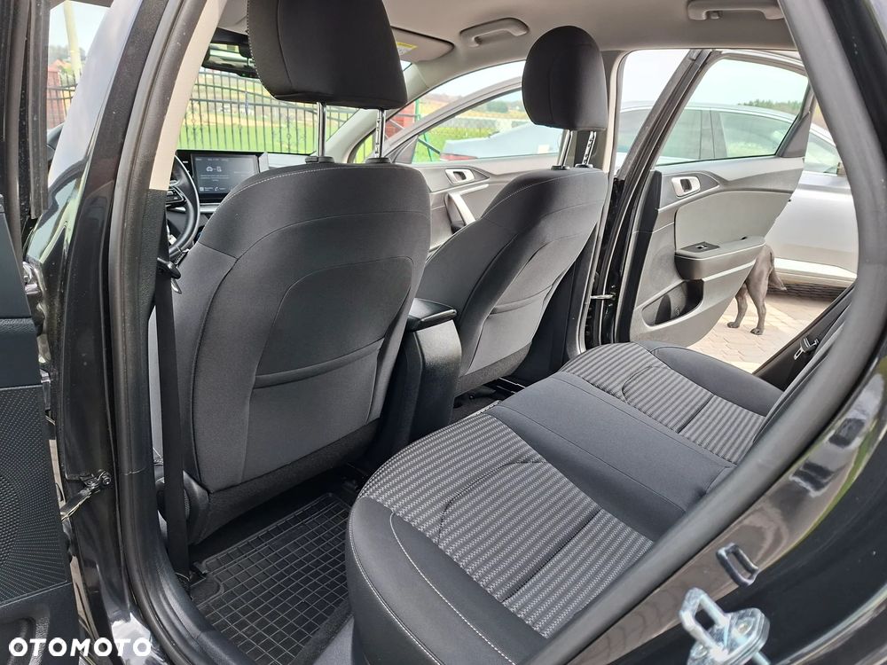 Kia Ceed 1.5 T-GDI M - 10