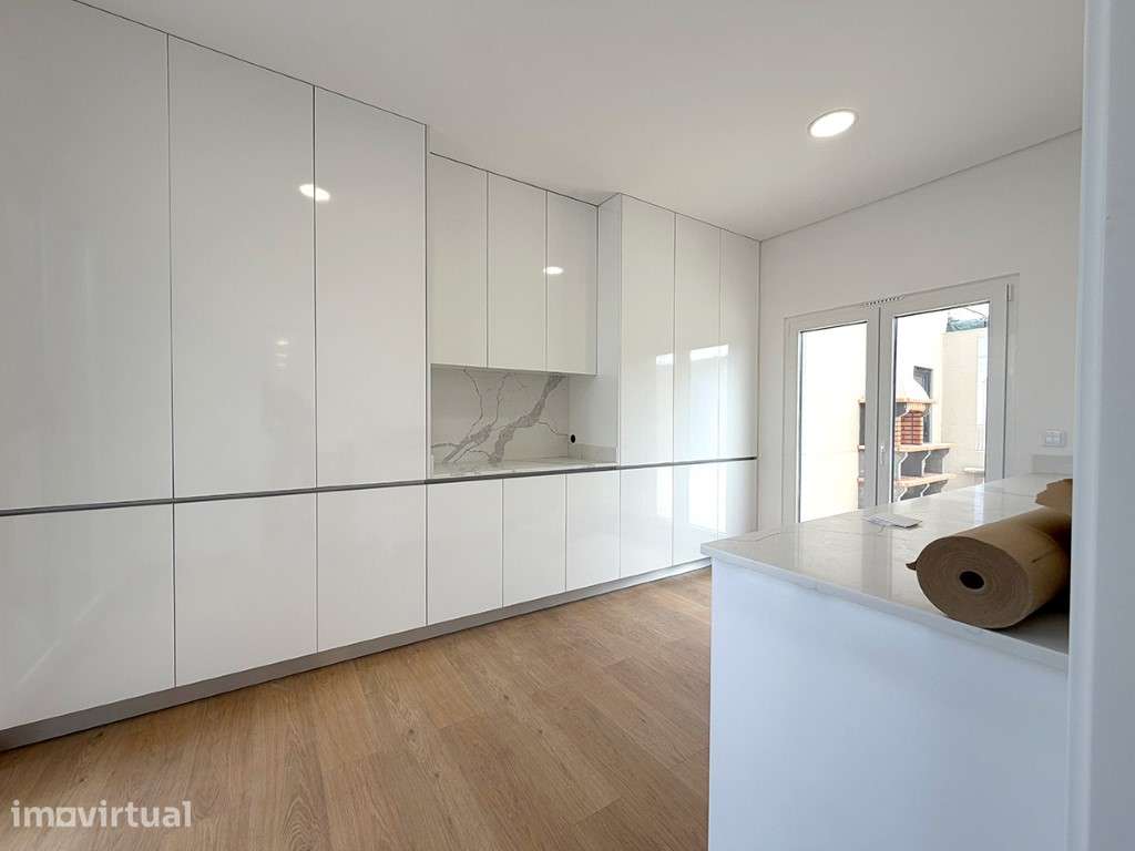 Moradia T4 Térrea Nova com Piscina, 3 Suites a venda em Azeitão - Grande imagem: 5/25