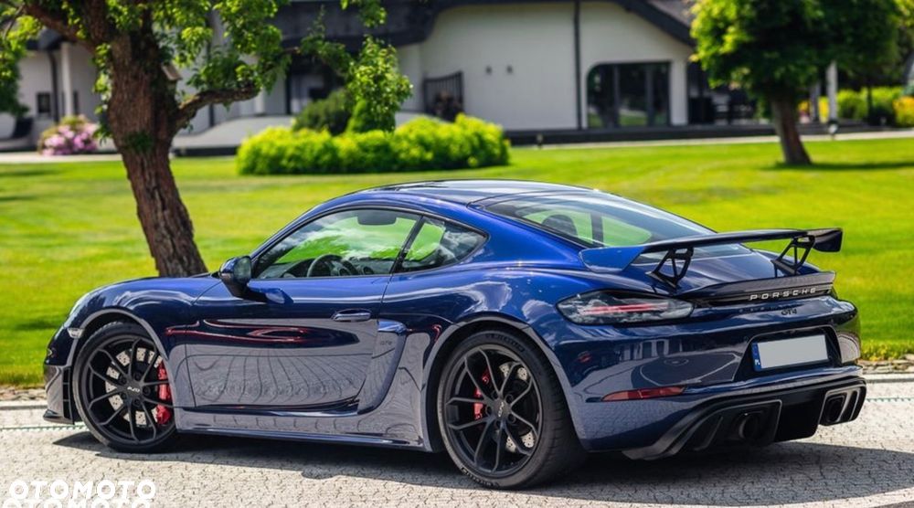 Porsche 718 Cayman GPF GT4 - 12
