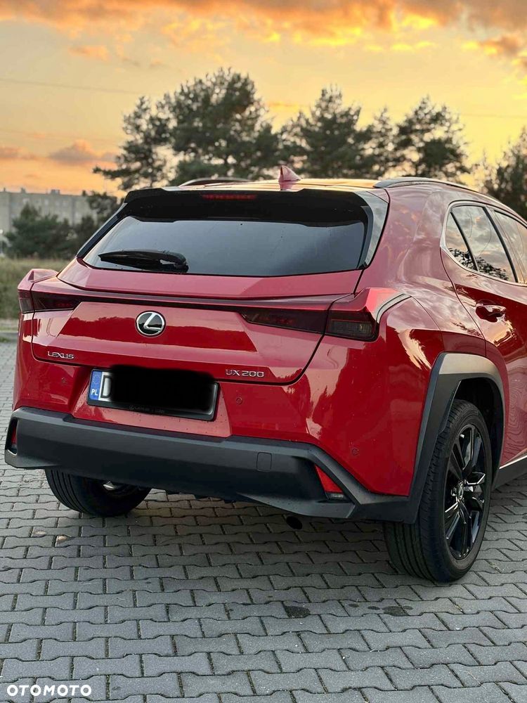 Lexus UX - 3