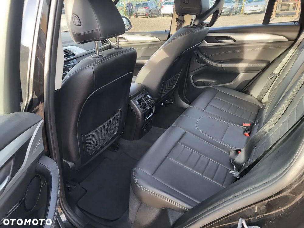 BMW X3 xDrive30i Advantage sport - 27