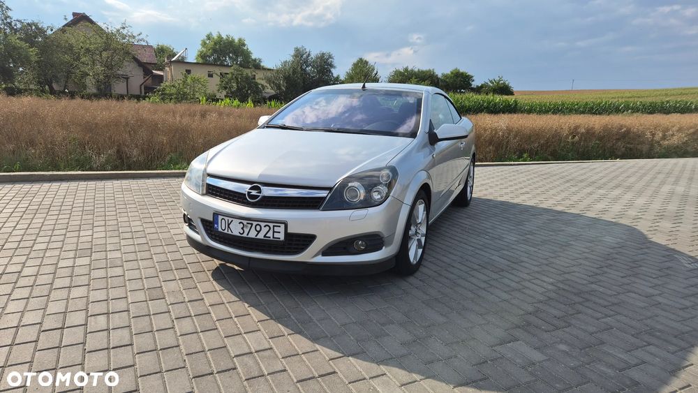 Opel Astra 2.0 T Cosmo - 1