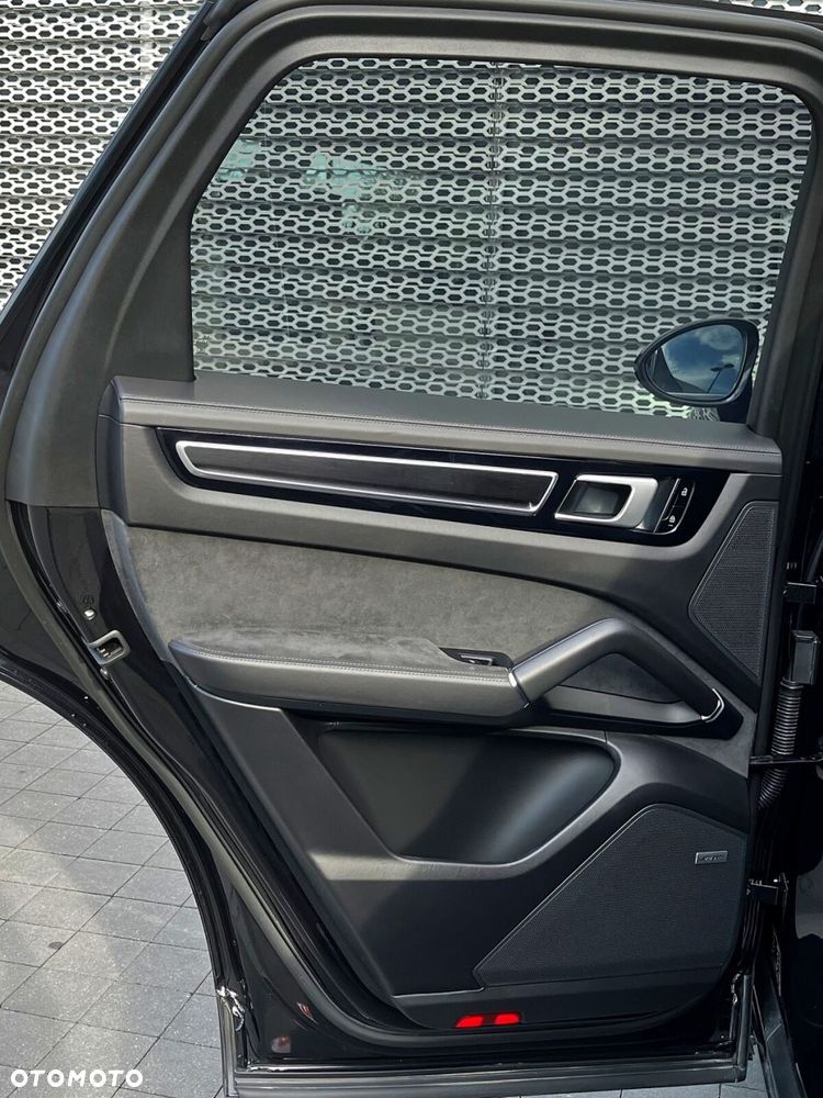Porsche Cayenne - 20