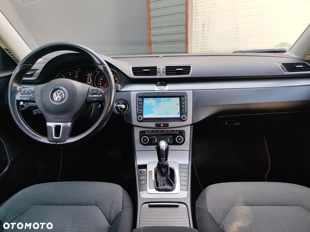 Volkswagen Passat 2.0 TDI Comfortline DSG - 6
