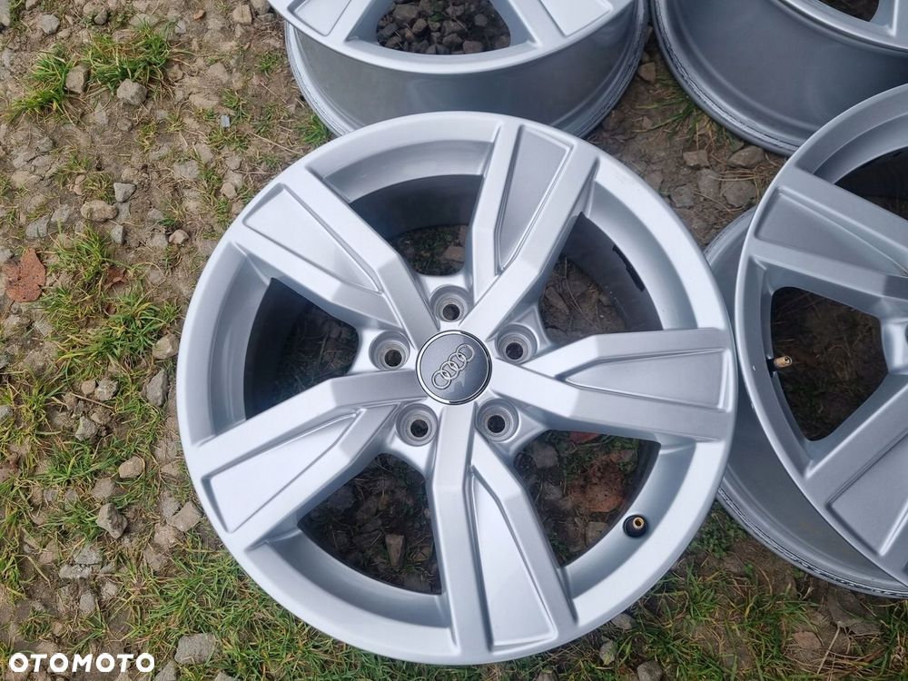 AUDI A4 B8,B9,8W0601025A alufelgi 7X16 ET35 5X112 4szt,super stan - 2