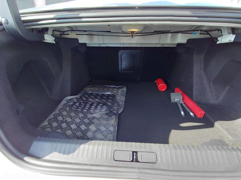 Citroën C4 1.2 PureTech Shine S&S EAT8 - 30