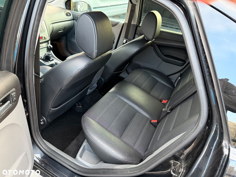 Ford Focus 2.0 TDCi DPF Titanium - 13