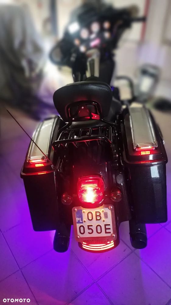 Harley-Davidson FLH Electra Glide - 18