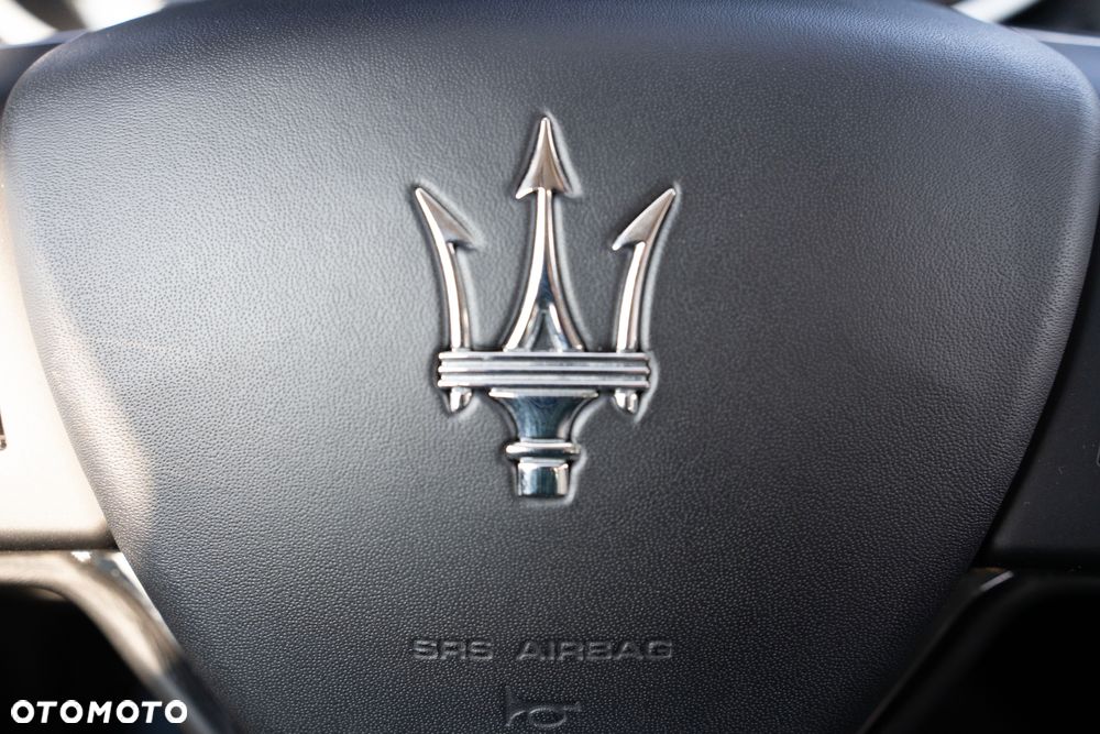 Maserati Ghibli S - 12