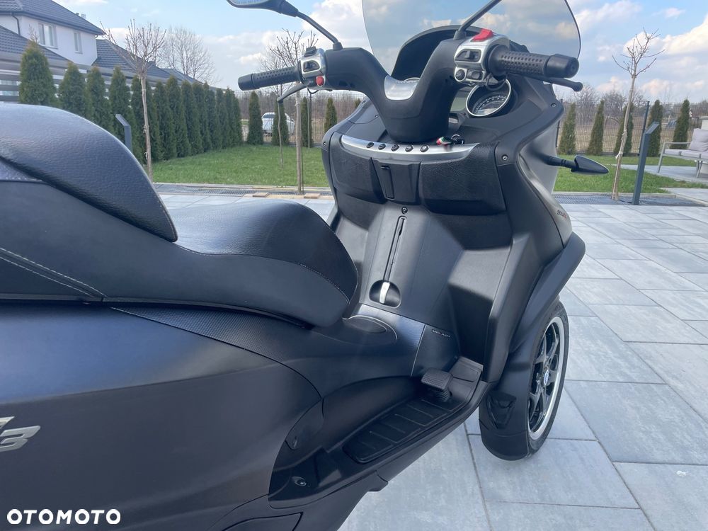 Piaggio MP-3 - 5