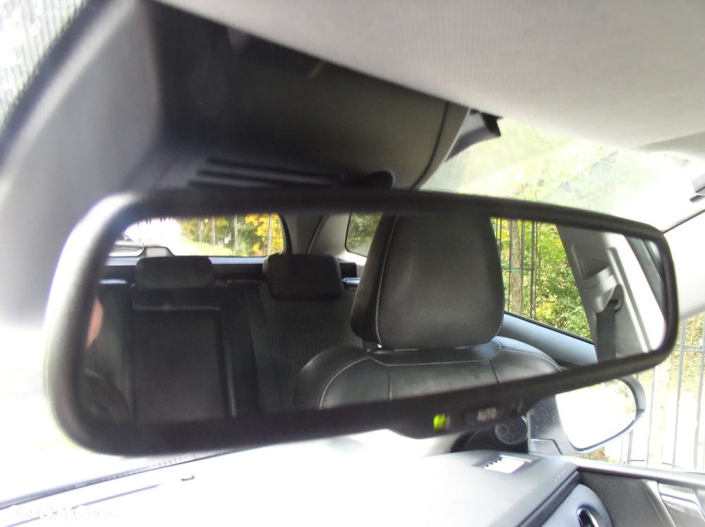 Toyota Auris 1.8 VVT-i Hybrid Automatik Touring Sports Executive - 28