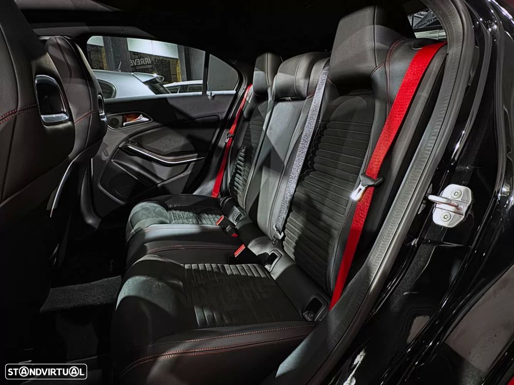 Mercedes-Benz A 45 AMG 4-Matic - 10