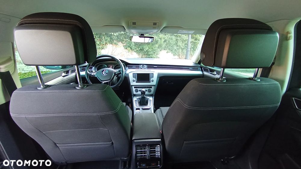Volkswagen Passat 1.6 TDI (BlueMotion Technology) Trendline - 11