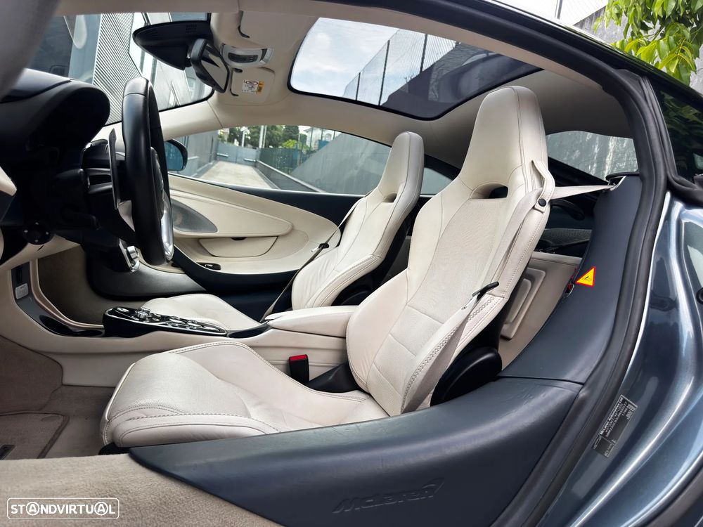 McLaren GT 4.0 Twin-Turbo V8 - 4