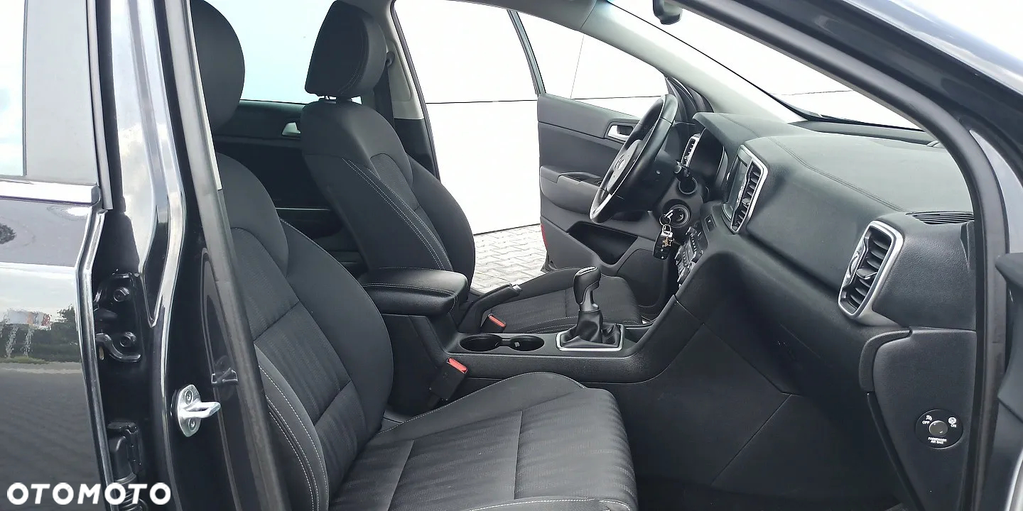 Kia Sportage 1.7 CRDI 2WD Dream-Team Edition - 27