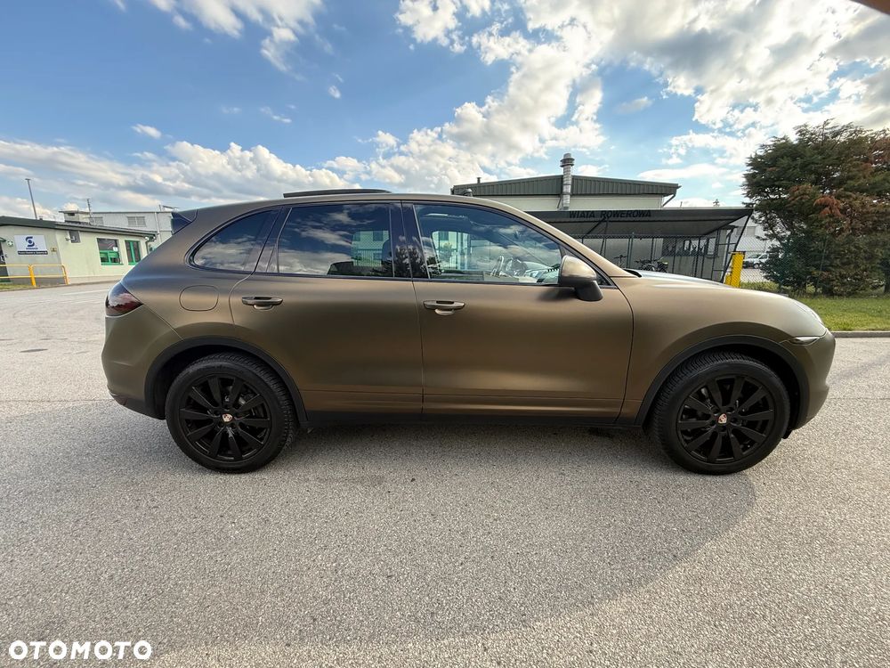 Porsche Cayenne - 4