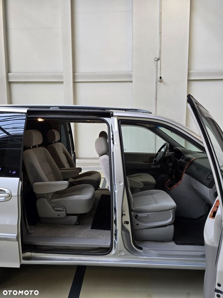 Kia Carnival 2.9 CRDi / Voyage - 5