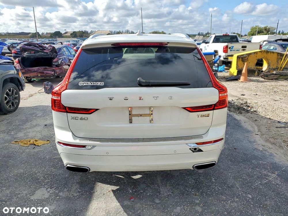 Volvo XC 60 T8 AWD Recharge Geartronic Inscription - 8