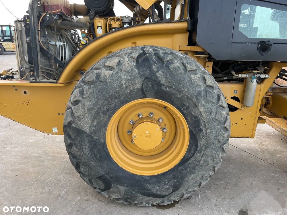 Caterpillar CAT CS68B Walec - 8