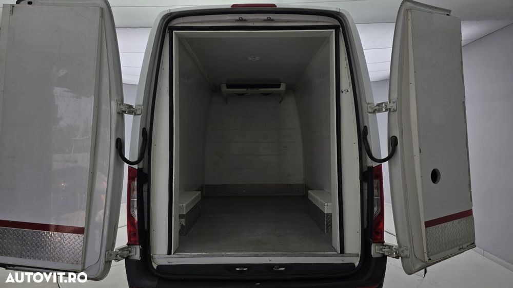 Mercedes-Benz Sprinter - 25